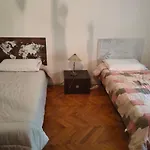Casa - House Xavier Una Casa Famigliare , Dame Entra Solo Chi A Un Bel Cuore , Non\'E Il L\'Intero Alloggio Solo Stanze E Bagno